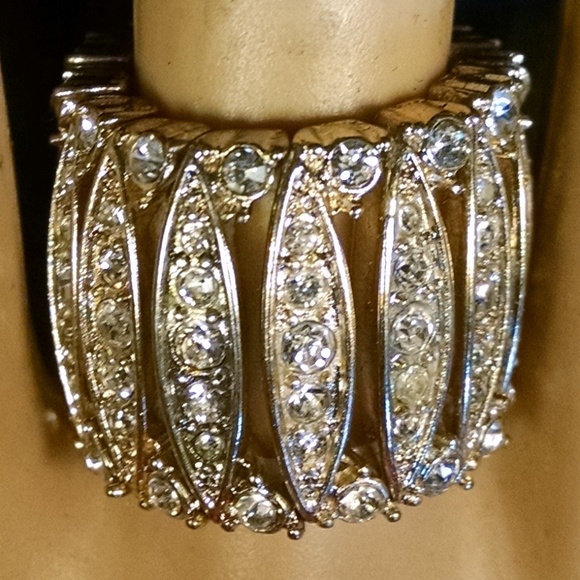 Unique Antique Style Gorgeous Rare Sexy Ring